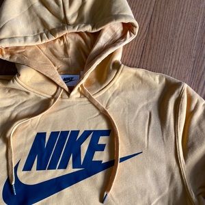 Mustard fleece lined Nike hoodie NWOT